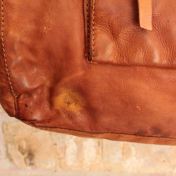 Frye Shoulder Bag Vintage Rustic British Tan Leather Clean lining - Picture 3 of 16